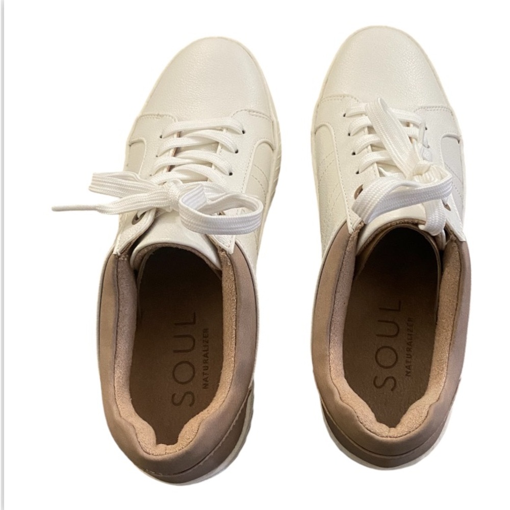 SOUL by Naturalizer Women's Neela Lace Up Sneaker Size 7.5 US
